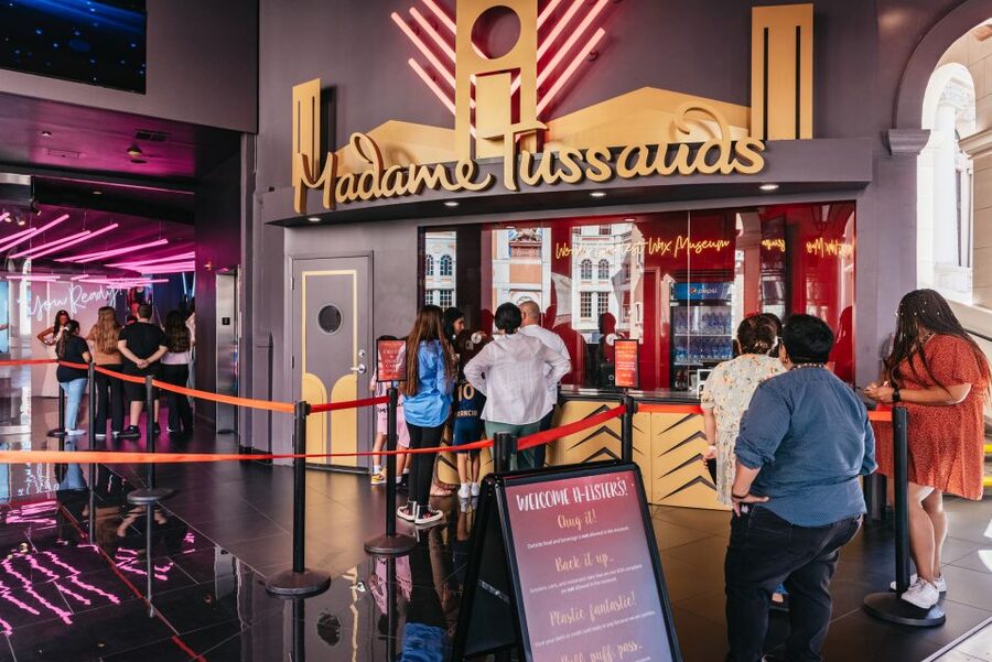 Las Vegas: Entry to Madame Tussauds with a Gondola Cruise - How much time to allow inside the museum
