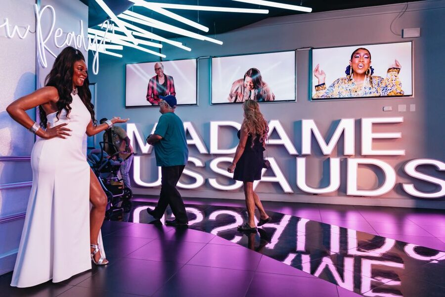 Las Vegas: Entry to Madame Tussauds with a Gondola Cruise - The biggest drawback is the ride length