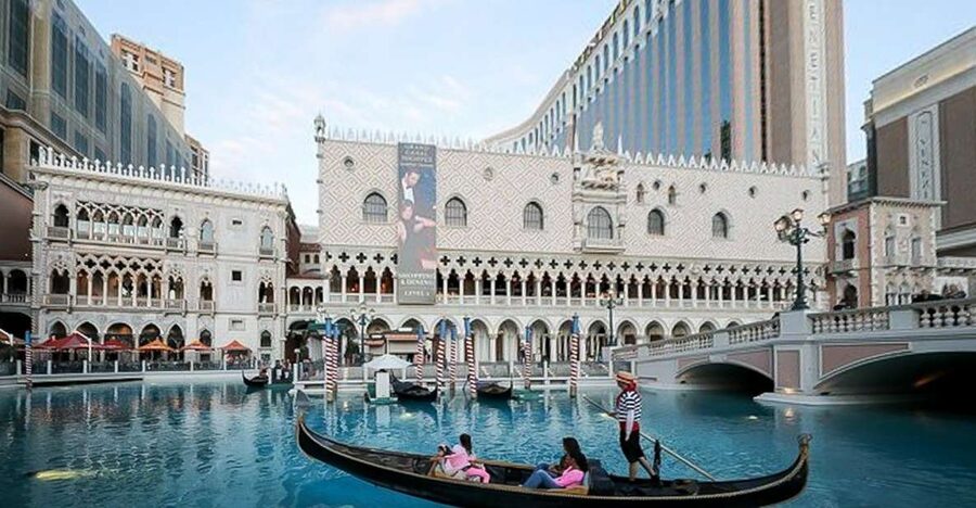 Las Vegas: Entry to Madame Tussauds with a Gondola Cruise - Meet Marvel heroes and music icons at Madame Tussauds