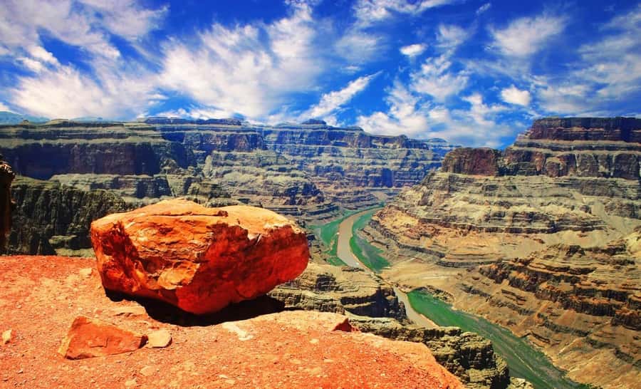 Las Vegas: Grand Canyon West, Hoover Dam & Optional Skywalk - Guides, timing, and the human side of the day