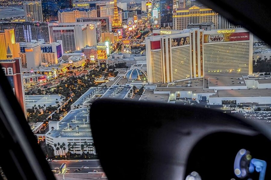 Las Vegas: Helicopter Night Flight over the Strip - Why the small group matters