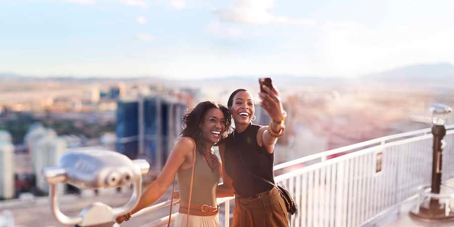 Las Vegas: STRAT Tower Observation Deck Ticket - Sunset is the smart time to arrive