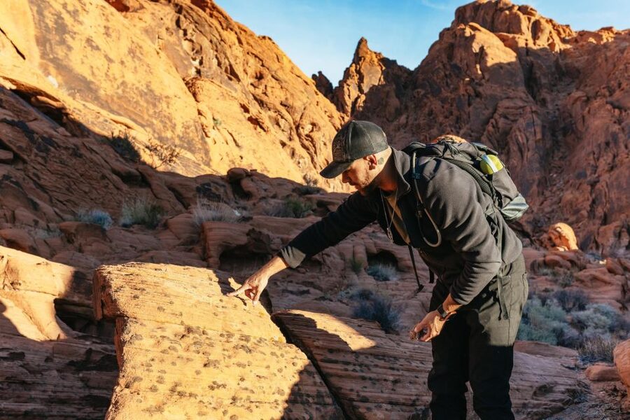 Las Vegas: Valley of Fire Guided Hike with Drinks and Snacks - Cancellation and booking flexibility