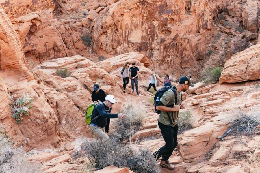 Las Vegas: Valley of Fire Guided Hike with Drinks and Snacks - Petroglyph walls and the oldest state park in Nevada