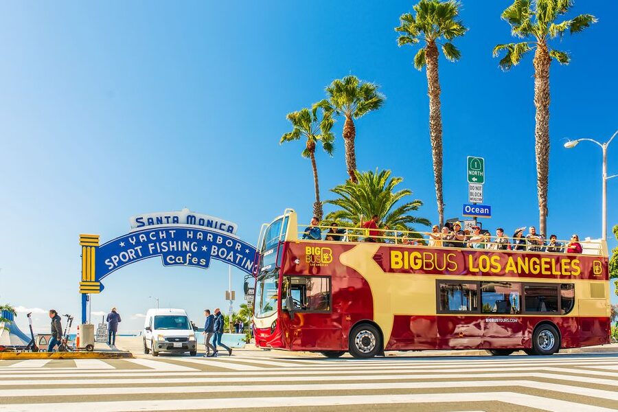 Los Angeles: All-Inclusive Pass Plus with Universal Studios - Beaches, bikes, boats, and stadium tours