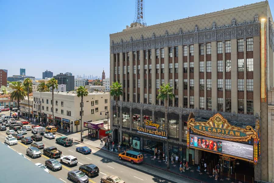 Los Angeles: Celebrity Homes and Hollywood Open-Air Bus Tour - The guide is the tour’s best feature