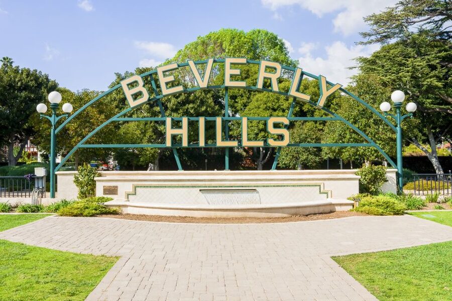 Los Angeles: Hollywood & Celebrity Homes Open-Air Bus Tour - Beverly Hills and the ten-minute photo stop
