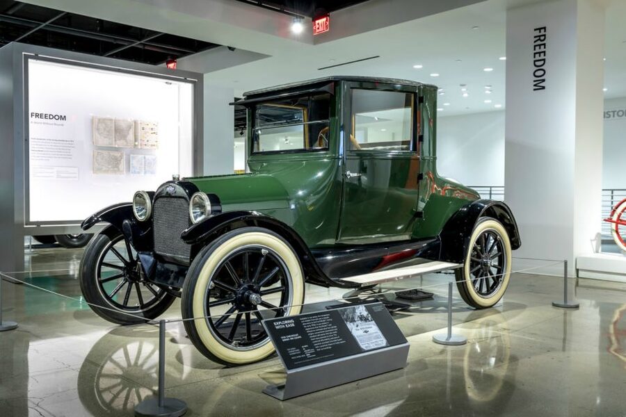 Los Angeles: Petersen Automotive Museum Admission Ticket - The Cars Mechanical Institute for children