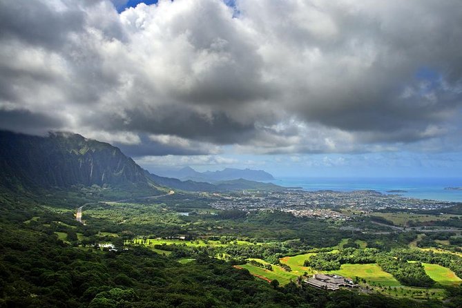 Majestic Circle Island Tour with Lunch - Haleiwa, pineapple fields, and Dole Plantation