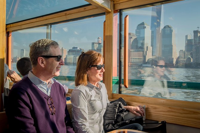 Manhattan Architecture Yacht Cruise - Under the Brooklyn, Manhattan, and Williamsburg Bridges