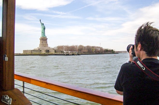 Manhattan: Statue and Skyline Cruise Aboard a Luxury Yacht - Battery Park, the financial district, and the bridges