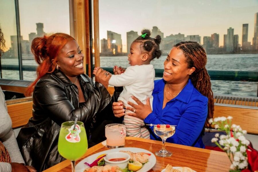 Manhattan: Statue and Skyline Cruise Aboard a Luxury Yacht - Weather, comfort, and accessibility