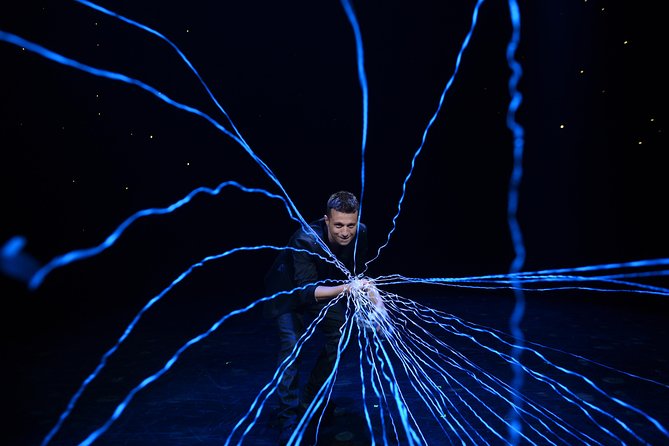 Mat Franco Magic Reinvented Nightly at the LINQ Hotel and Casino - Entering the LINQ theater near the front casino area