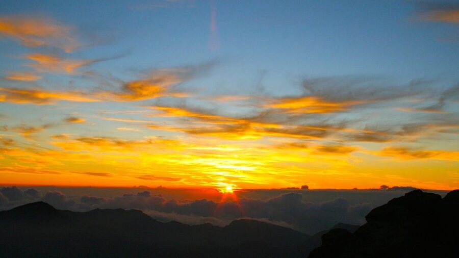 Maui: Haleakala National Park Sunrise Tour - Hawaiian history and park stories on the road