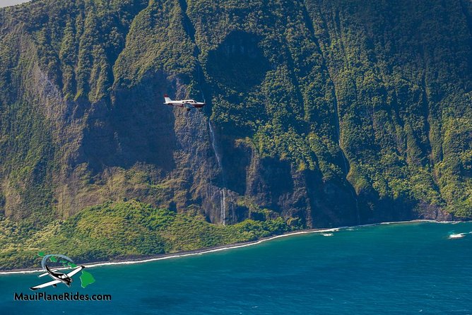 Maui -PRIVATE- Air Tour: 5 Islands: (2-5 people): SEE Even MORE! - Leaving Kahului for the north coast