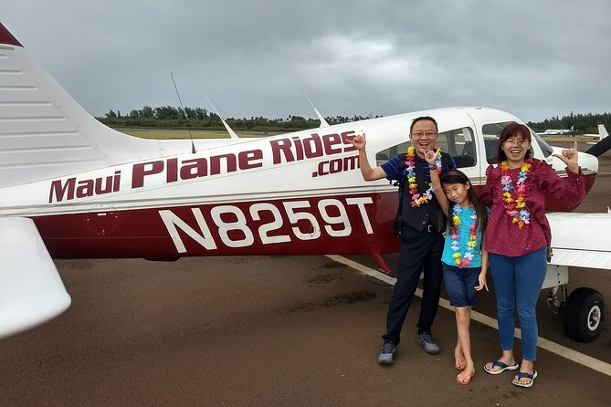 Maui -PRIVATE- Air Tour FUN: 3 Islands: (2-5 people): SEE it ALL! - Starting at Kahului with a private cabin
