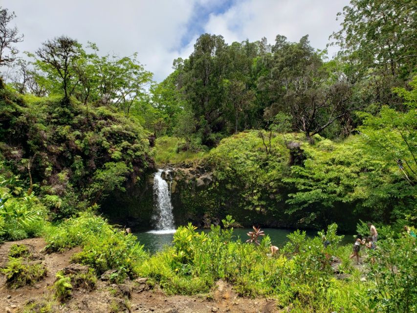 Maui: Road to Hana Adventure with Breakfast & Lunch - Breakfast begins the long ride