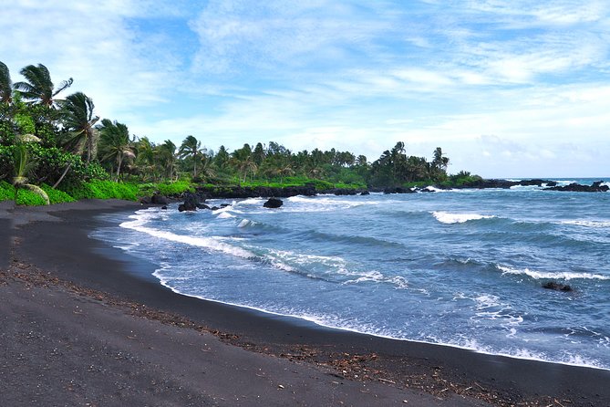 Maui: Road to Hana Luxury Limo-Van Tour with Helicopter Flight - Why the road-to-air plan works so well
