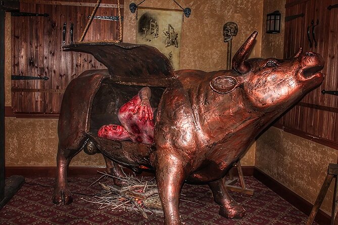 Medieval Torture Museum with Ghost Hunting and Tiny Art Gallery - Planning Your Downtown Arrival
