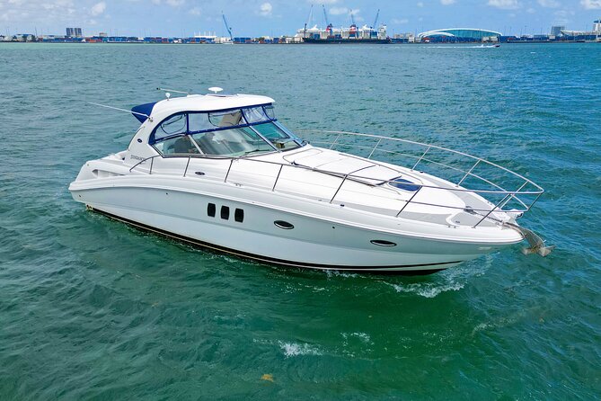 Miami: 2 Hour Private Yacht Cruise - Star Island and famous homes