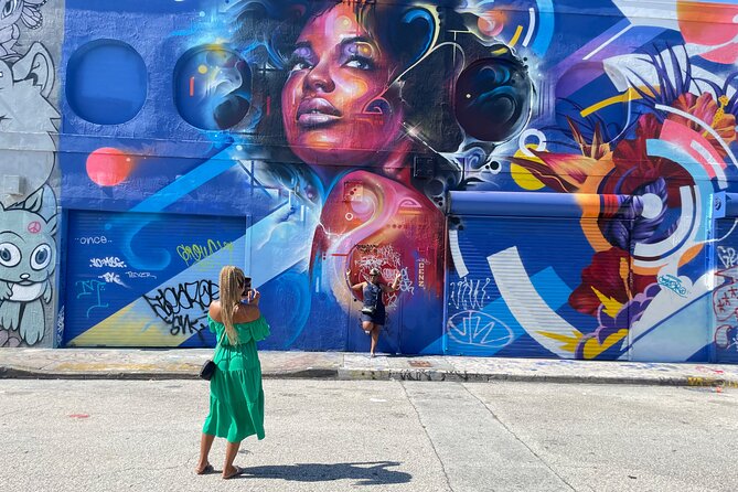 Miami All-In-One: City Sightseeing & water taxi experience - Bayside Marketplace and the water taxi