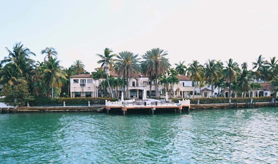 Miami: Biscayne Bay Millionaire's Homes Sightseeing Cruise - PortMiami and the Icon of the Seas