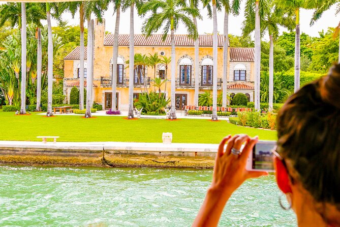 Miami Combo: City Tour, Biscayne Bay Cruise and Everglades Airboat Ride - Lunch and the Biscayne Bay cruise at Bayside Marketplace