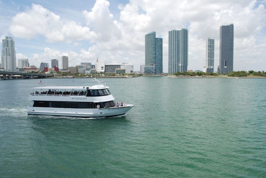 Miami: Hop-on Hop-off Open-top Bus Tour and Optional Cruise - Downtown Miami and Bayside’s waterfront