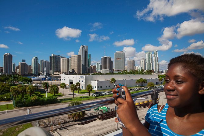 Miami: Hop-on Hop-off Tour + Cruise & Free 1-Hour Bike Rental - The free bike rental in Miami Beach
