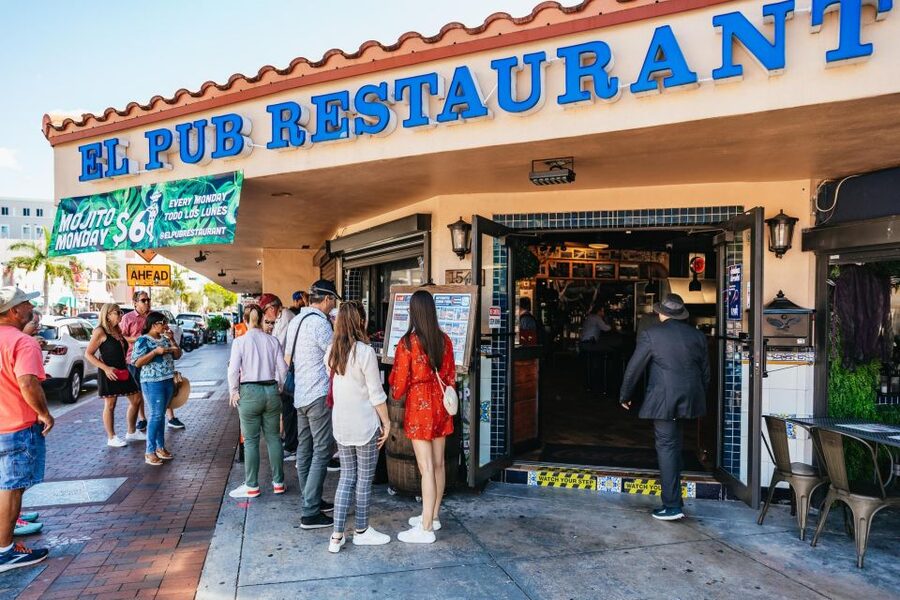Miami: Little Havana Food Walking Tour with Tastings - Watching cigars take shape by hand