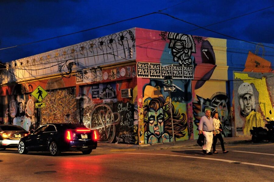 Miami: Open-top Bus Sightseeing Night Tour with Live Guide - Who should book the Miami night bus?