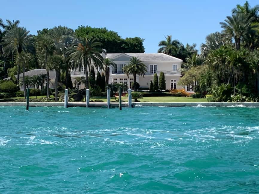 Miami Skyline Cruise of Millionaire Homes - Hibiscus Island, Star Island, and the famous-home views