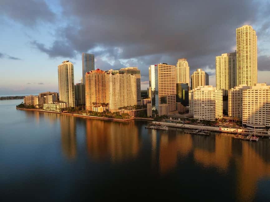 Miami Skyline Cruise of Millionaire Homes - Who should book this Miami boat ride