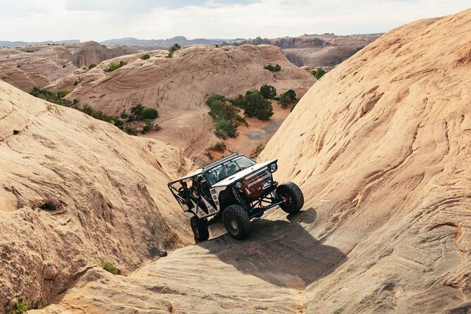 Moab's Most Xtreme 3-Hour Experience on Hell's Revenge - Escalator shows what the vehicle can do