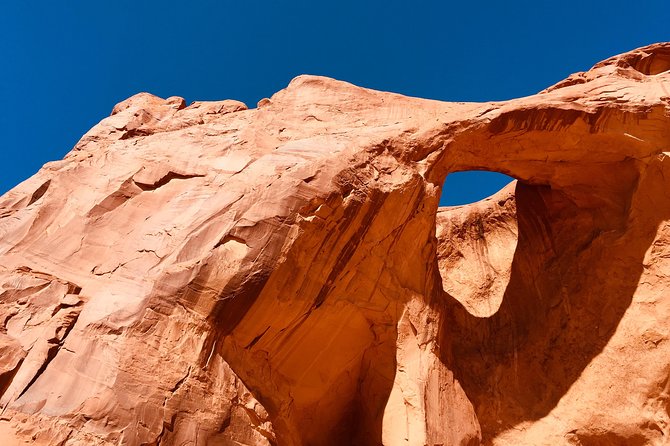 Monument Valley Extended Backcountry Tour - Ear of the Wind Arch and Echo Cave Ruin