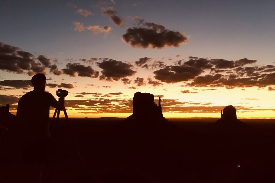 Monument Valley: Sunset Tour with Navajo Guide - Why sunset is the right time for Monument Valley