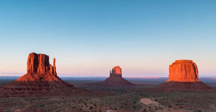 Monument Valley: Sunset Tour with Navajo Guide - What the guides add
