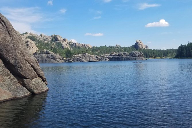 Mount Rushmore and Black Hills Tour with Two Meals and a Music Variety Show - Lunch at the former summer White House