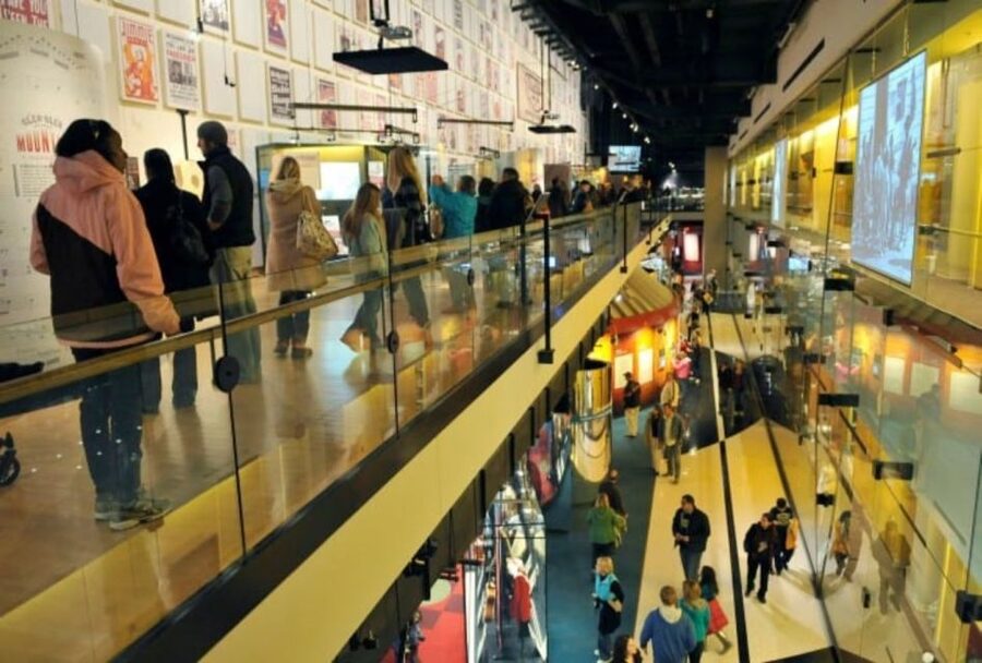 Nashville: Country Music Hall of Fame and Museum - Ending in the Hall of Fame Rotunda
