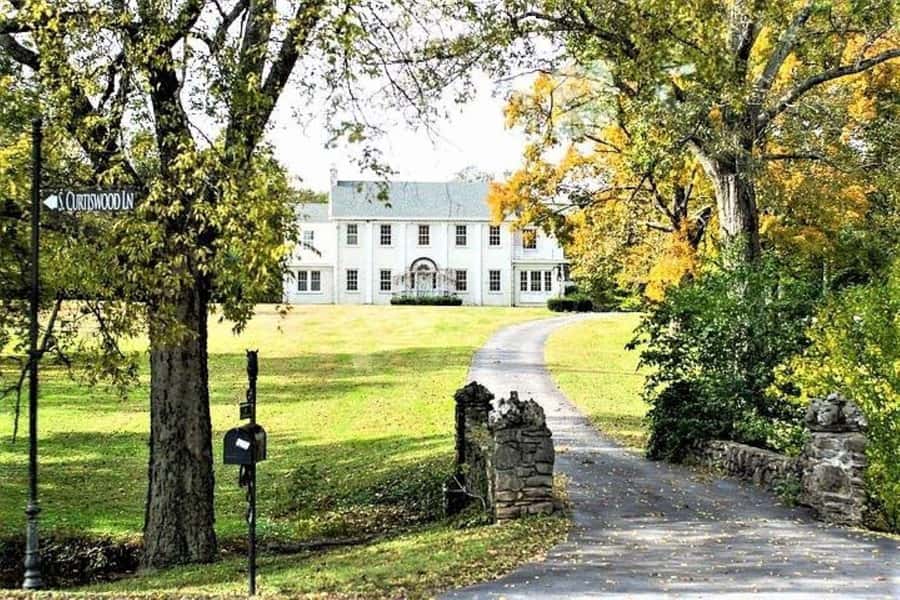 Nashville: Homes of the Stars Narrated Bus Tour - What this Nashville tour is really about