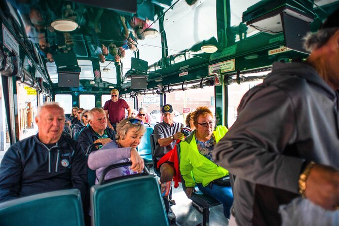 Nashville: Hop-on Hop-off Trolley Tour - Hot chicken and The Gulch