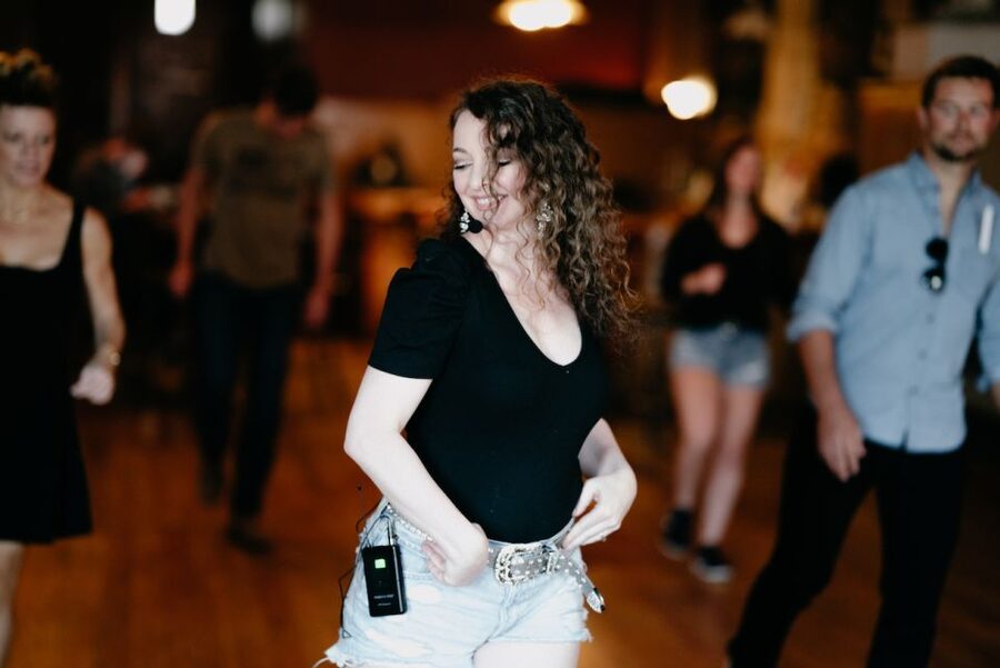 Nashville: Line Dancing Class with Keepsake Video - The first few minutes: meet your group and warm up