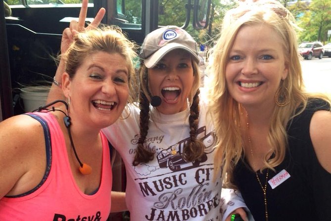 Nashville Rollin Jamboree Comedy & Country Music Sing-Along Tour - Jenny, Cousin Gil, and the people on your bus make each ride different