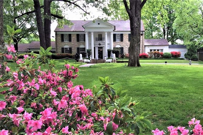 Nashville to Memphis Daytrip with Graceland VIP Tour and Sun Studio Admission - The four-hour ride from Music City