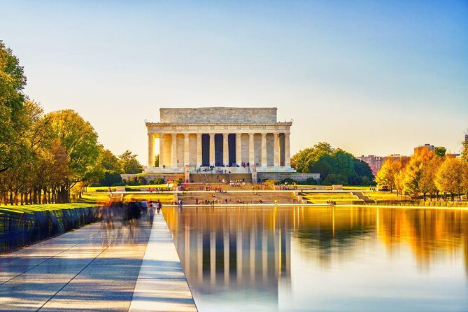 National Mall Monuments Night Tour with 10+ Stops, Entry Tickets - The US Capitol and White House: Two Symbols of Power