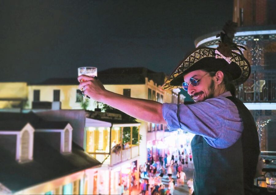 New Orleans: 2-Hour Ghosts & Vampires Walking Tour - Timing, length, and the extra bar stop