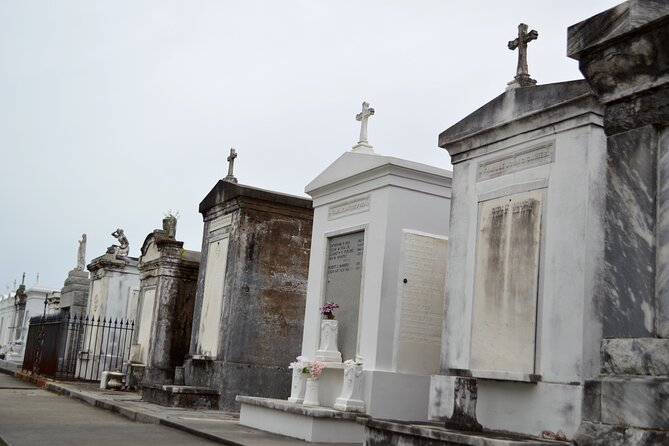 New Orleans Cemetery Bus Tour with Exclusive Cemetery Access - The guides are a major part of the value