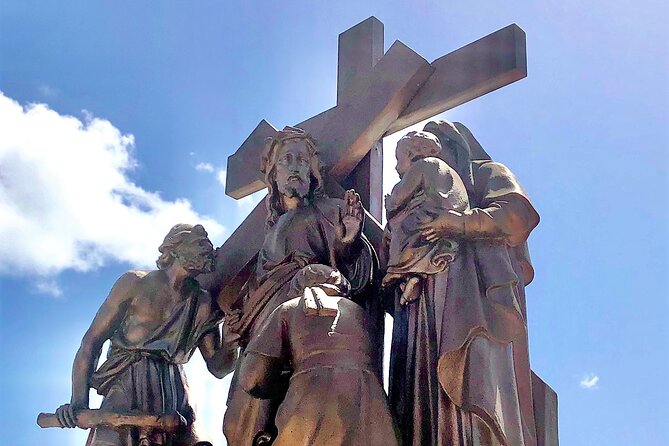 New Orleans Cemetery Walking Tour - Why New Orleans cemeteries look so different