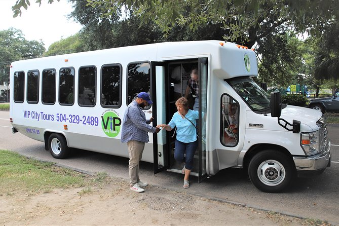 New Orleans City and Cemetery 2-Hour Bus Tour - A fast first look at New Orleans