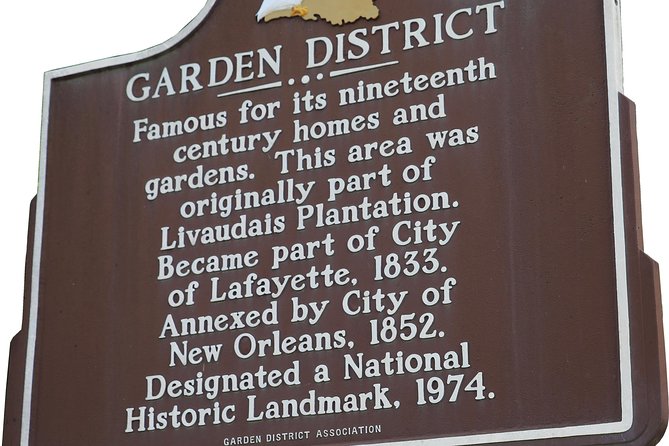 New Orleans City and Cemetery 2-Hour Bus Tour - St. Louis Cemetery No. 3 and the city of the dead